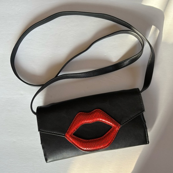 Circus by Sam Edelman Lips Clutch Purse - Picture 1 of 5